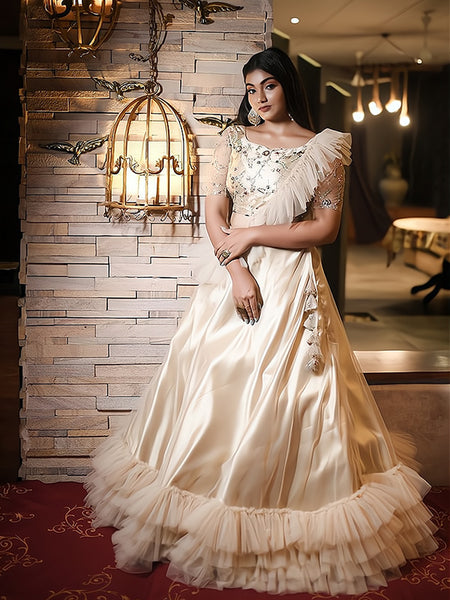 Creamy Elegance: Embroidered Net Ensemble with Leaf Pattern Neck
